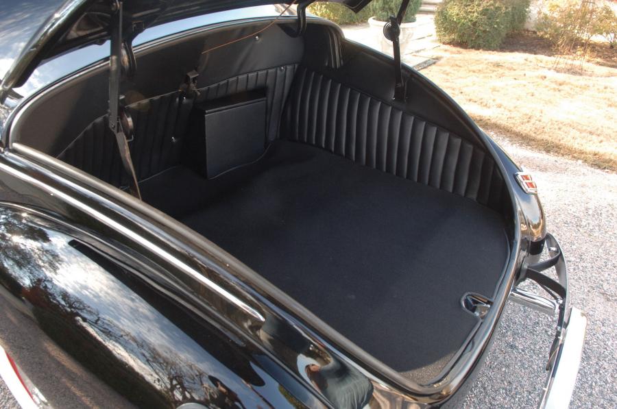  Ford DeLuxe 5-Window Coupe Custom 1939 года  (фото 2 из 11)